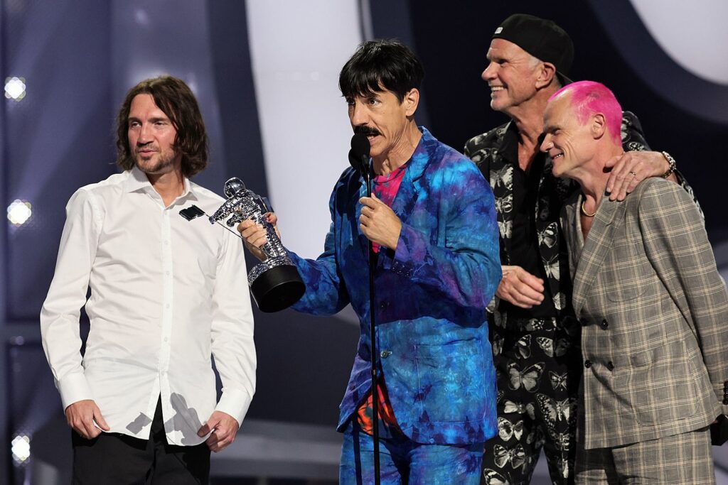 red-hot-chili-peppers-explain-injury-that-caused-show-cancelation