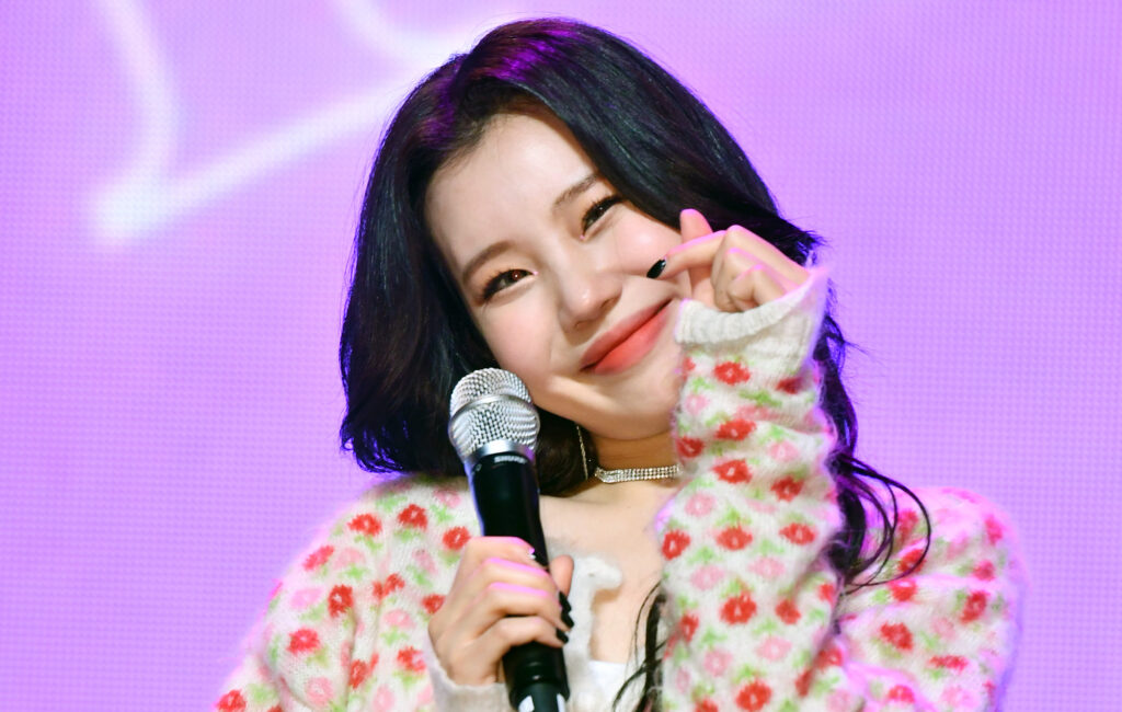 jooe-clarifies-that-momoland-“did-not-disband”