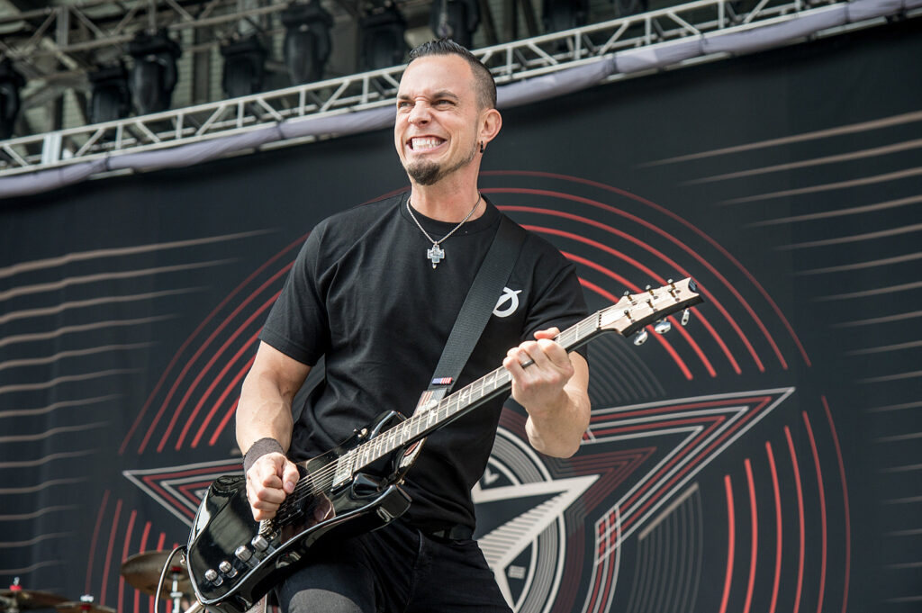 mark-tremonti-says-he-sets-aside-song-ideas-for-new-creed-music