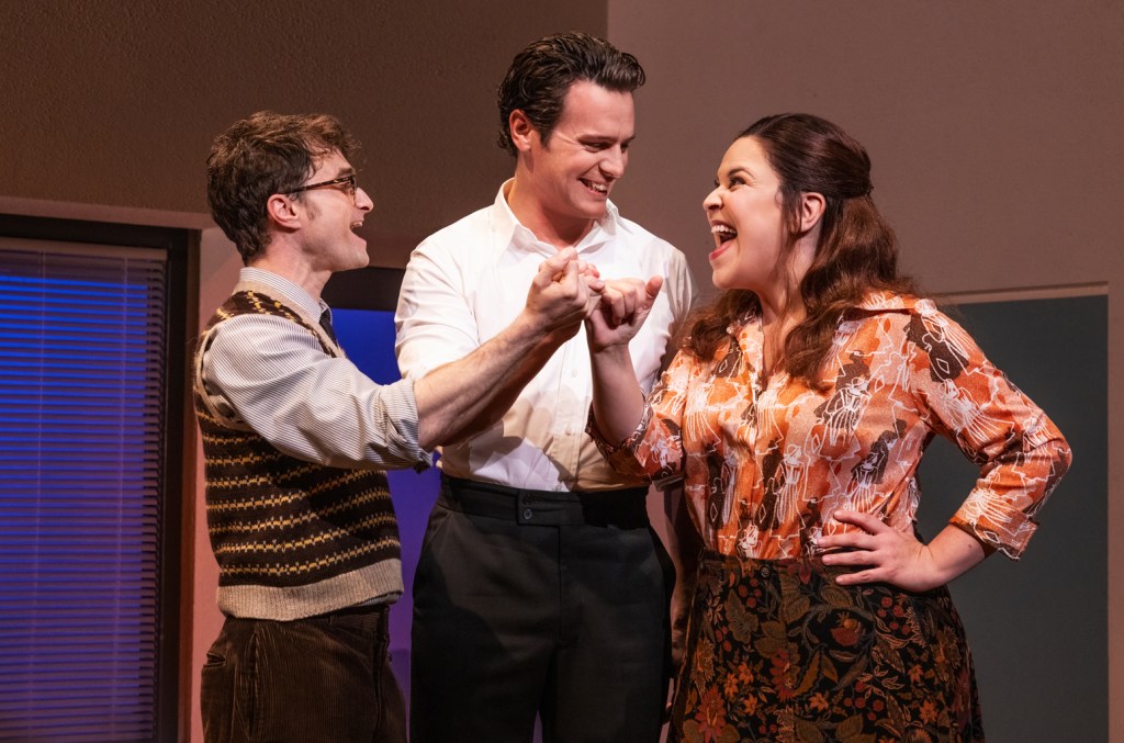 watch-‘merrily-we-roll-along’-stars-daniel-radcliffe,-jonathan-groff-&-lindsay-mendez-sing-‘old-friends’-from-new-cast album