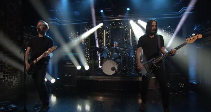 watch:-dogstar-display-“blonde”-on-‘fallon’