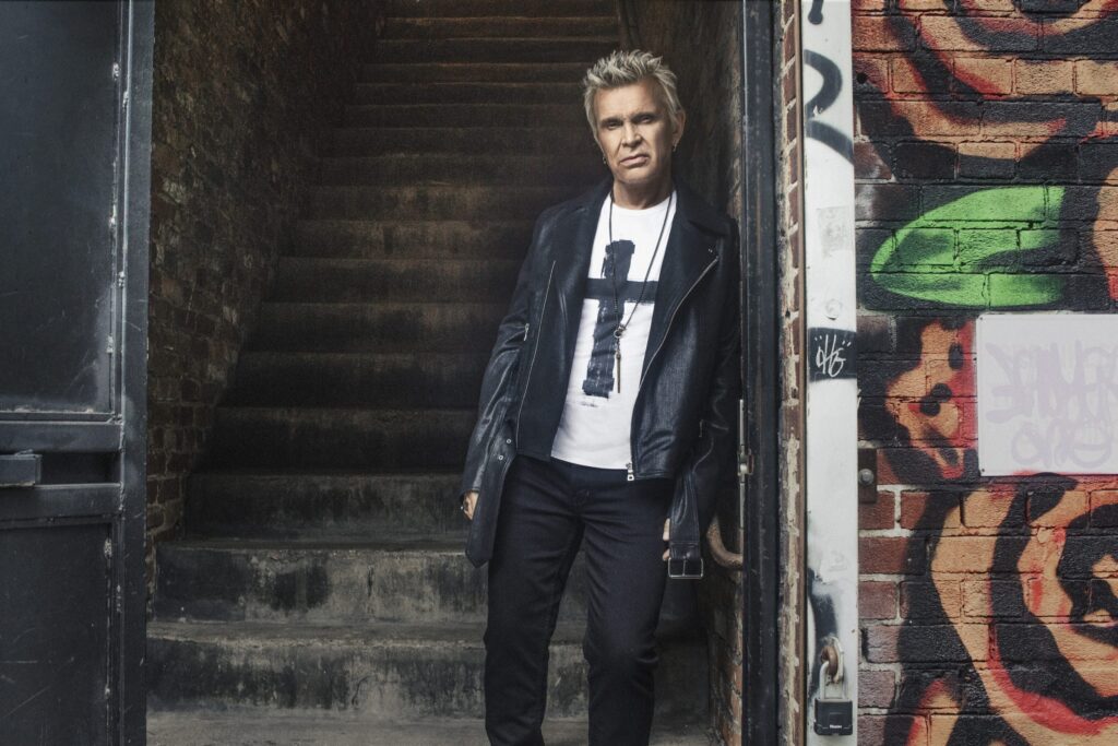 that-rebel-sneer:-billy-idol-is-‘still-killer’