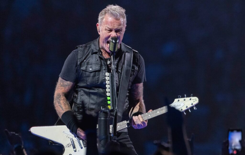 watch-footage-from-metallica’s-first-saudi-arabia-show