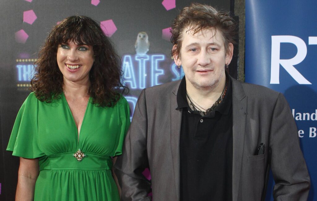 shane-macgowan’s-widow-victoria shares-plans-to-release-book-of-his-“unpublished”-songs