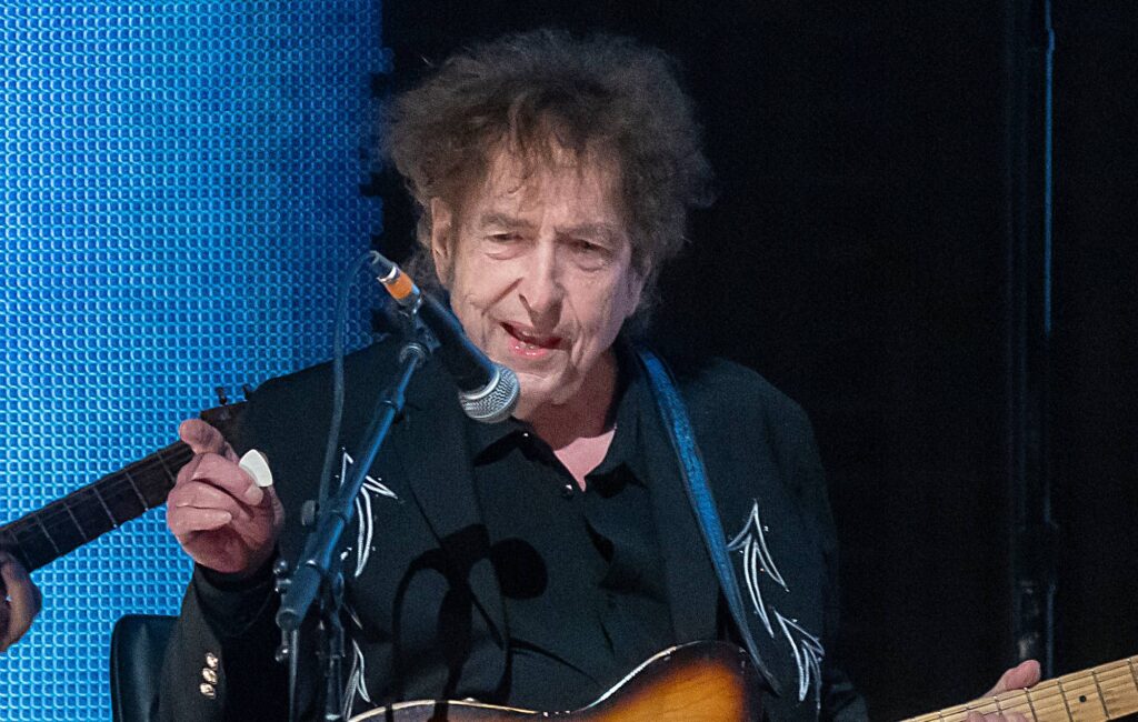 unreleased-bob-dylan-song-to-feature-on-new-the-waterboys-box-set