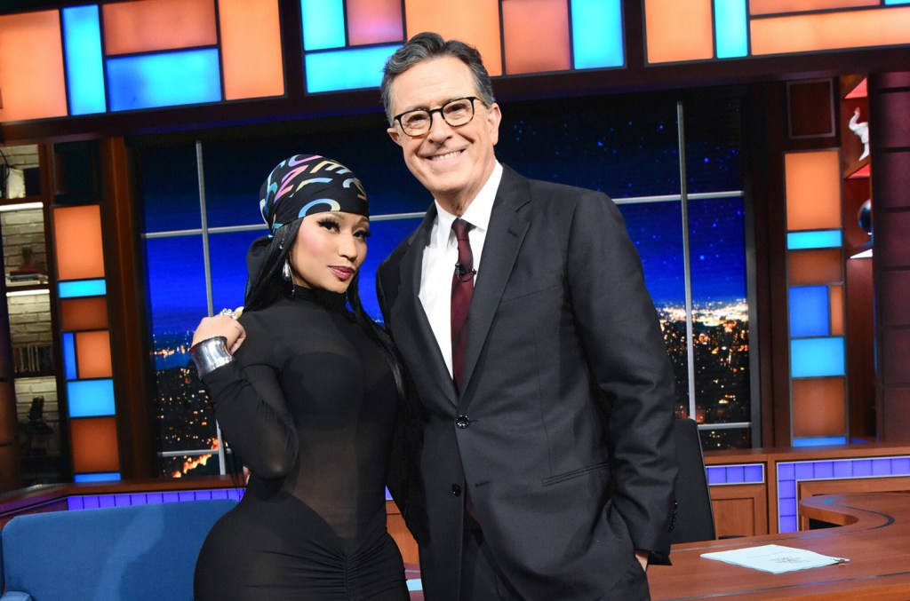 watch-nicki-minaj-&-stephen-colbert-have-a-hilarious-rap-battle-on-‘the-late show’