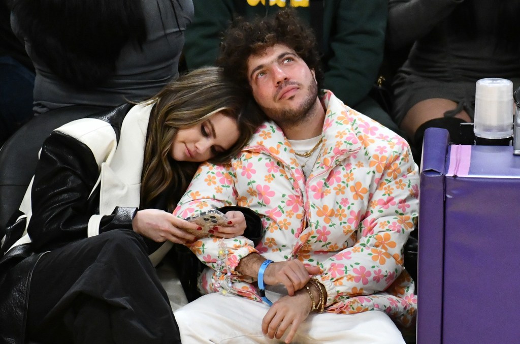 selena-gomez-and-benny-blanco-make-snuggly-public-debut-as-couple-at-lakers game