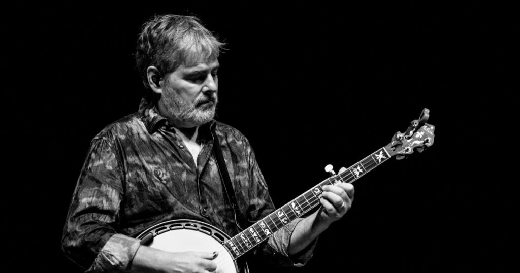 listen:-bela-fleck-celebrates-earl-scrugg’s-100th-birthday-with-“rhapsody-in-blue(grass)”