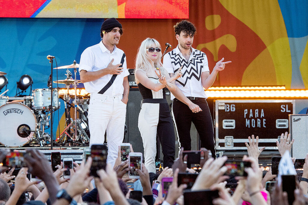 a-big-update-on-paramore’s-disappearance-from-social-media