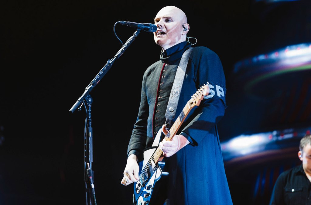 smashing-pumpkins-looking-for-a-guitarist-—-and-holding-open auditions