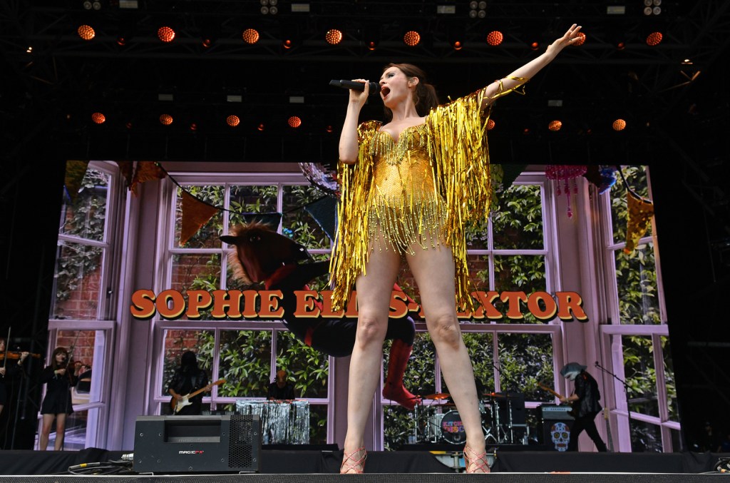 powered-by-‘saltburn,’-sophie-ellis-bextor-is-murdering-midweek-uk. chart