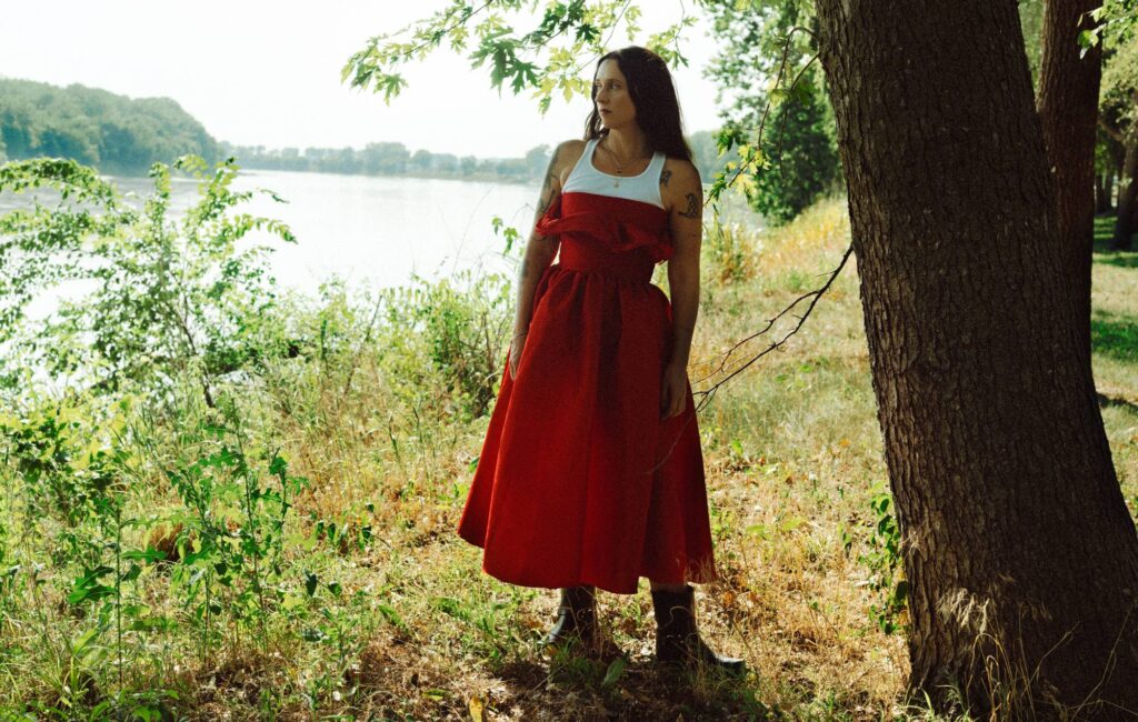 waxahatchee-announces-new-album-‘tigers-blood’-and-shares-single-‘right-back-to-it’