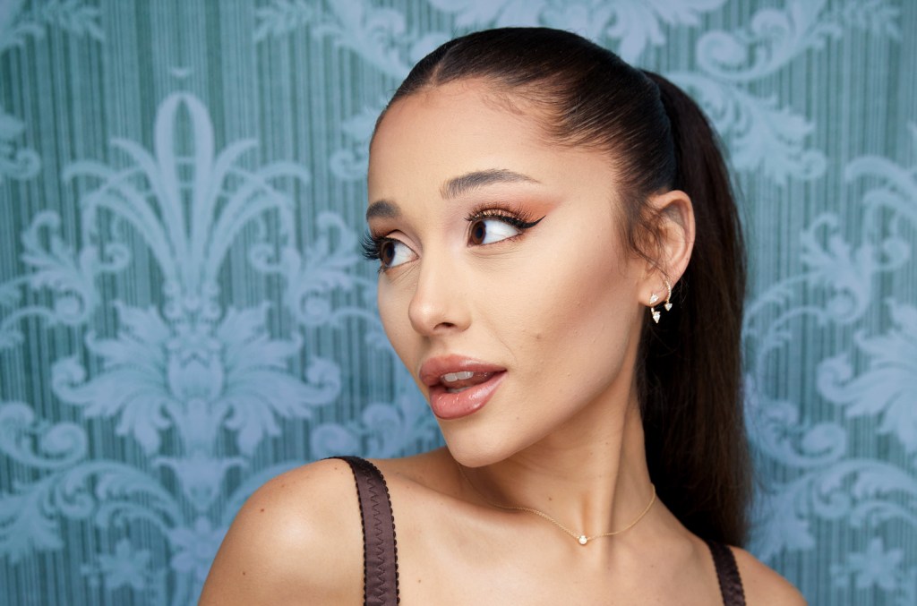 ariana-grande’s-‘yes,-and?’-eyes-top-debut-in uk.