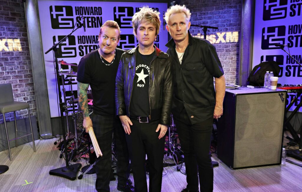 green-day-confirm-they’ll-be-playing-‘dookie’-and-‘american-idiot’-in-full-on-2024-‘saviors’-world-tour