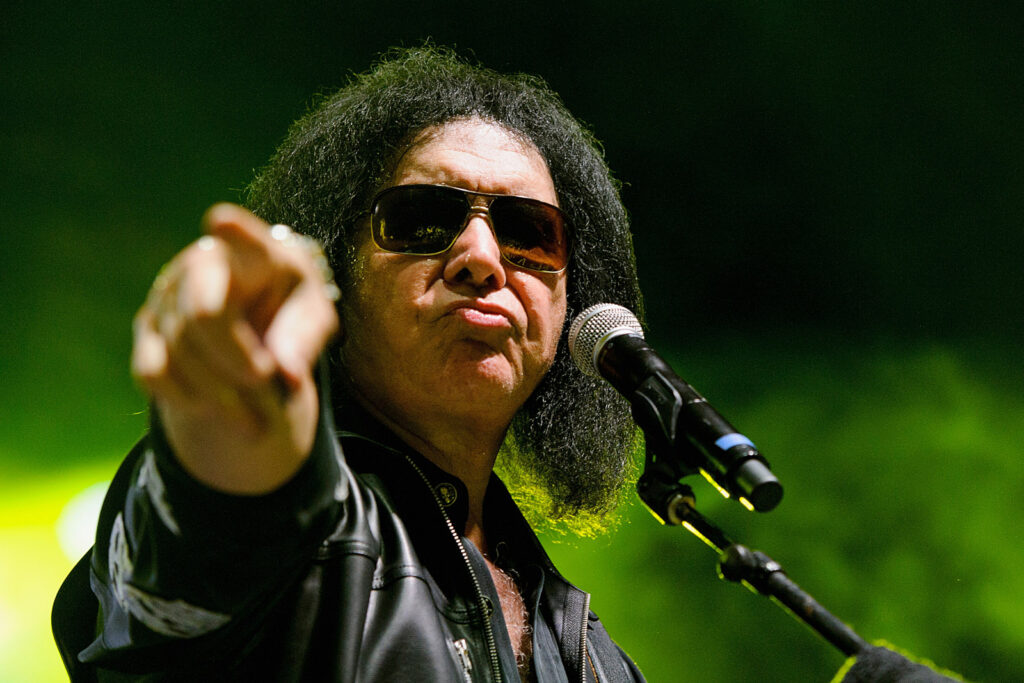 gene-simmons-announces-first-post-kiss-show