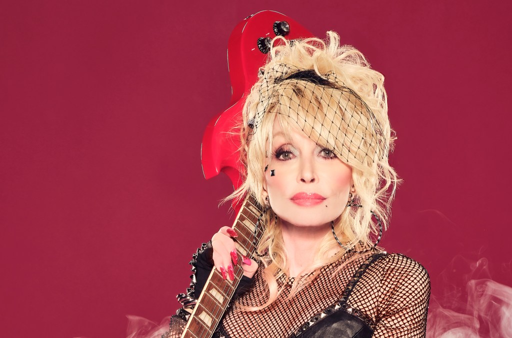 dolly-parton-can’t-stop-rocking,-releases-‘rockstar’-deluxe-edition-with-9-bonus tracks