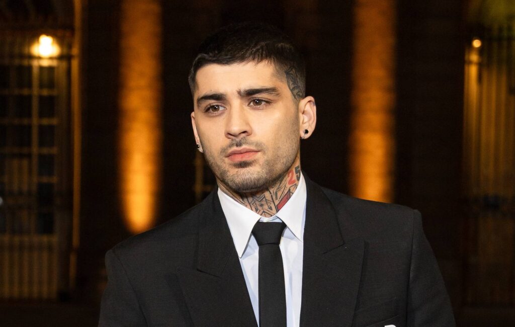 zayn-malik-says-he-is-“fine”-after-his-foot-was-seemingly-run-over-by-a-car