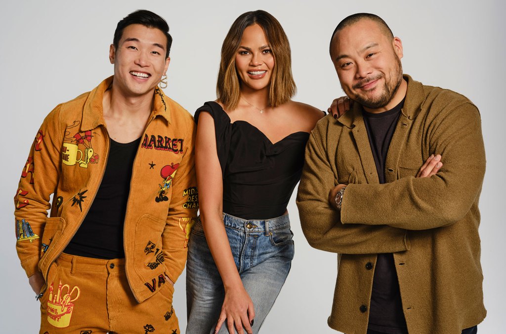 chrissy-teigen-would-love-to-have-these-‘badass-women’-musicians-on-‘chrissy-&-dave-dine out’