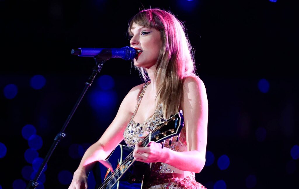 man-charged-with-stalking-near-taylor-swift’s-home