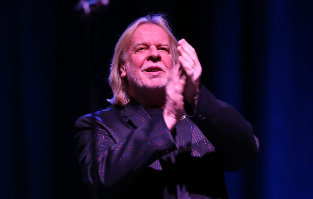 former-yes-keyboardist-rick-wakeman-announces-final-solo-tour-in-the-us