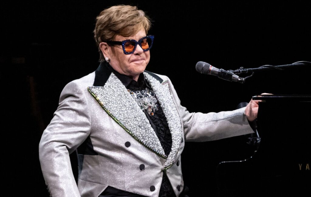 elton-john-announces-book-detailing-farewell-tour