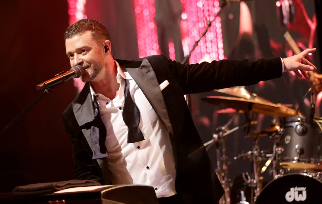 justin-timberlake-announces-new-album-and-shares-romantic-comeback-single-‘selfish’