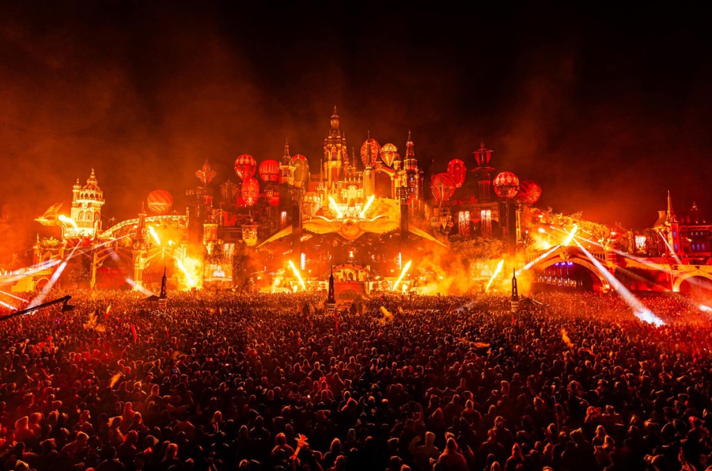 tomorrowland-drops-2024-lineup-with-more-than-400-artists,-including-swedish-house-mafia-& rezzmau5