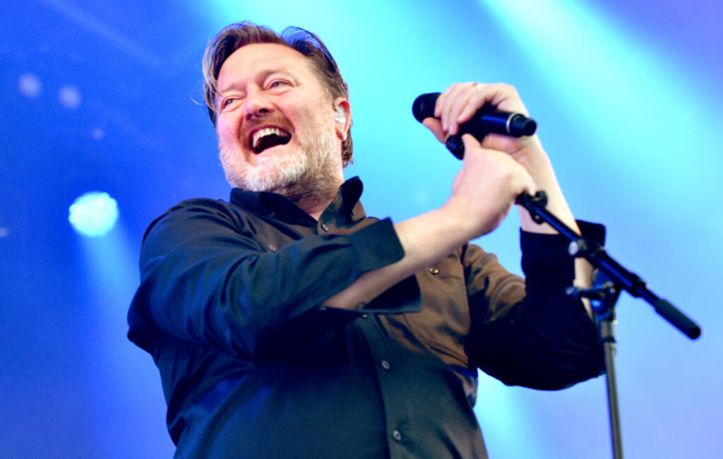 watch-elbow-play-new-song-‘lovers’-leap’-on-graham-norton