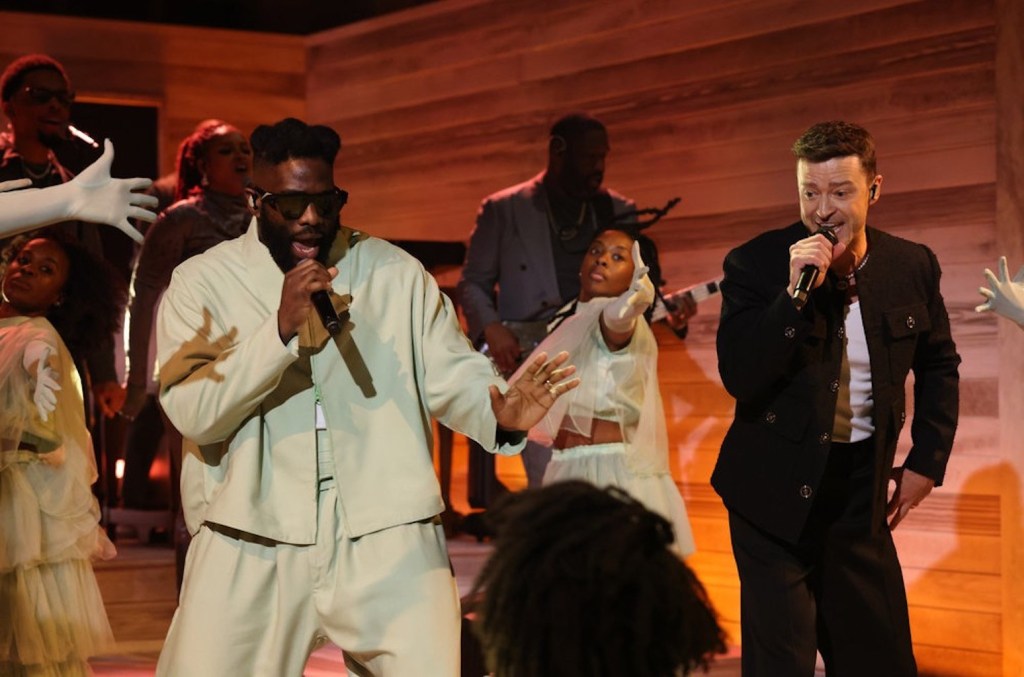 justin-timberlake-debuts-new-gospel-flavored-song-‘sanctified’-with-tobe-nwigwe-on-‘snl’:-watch