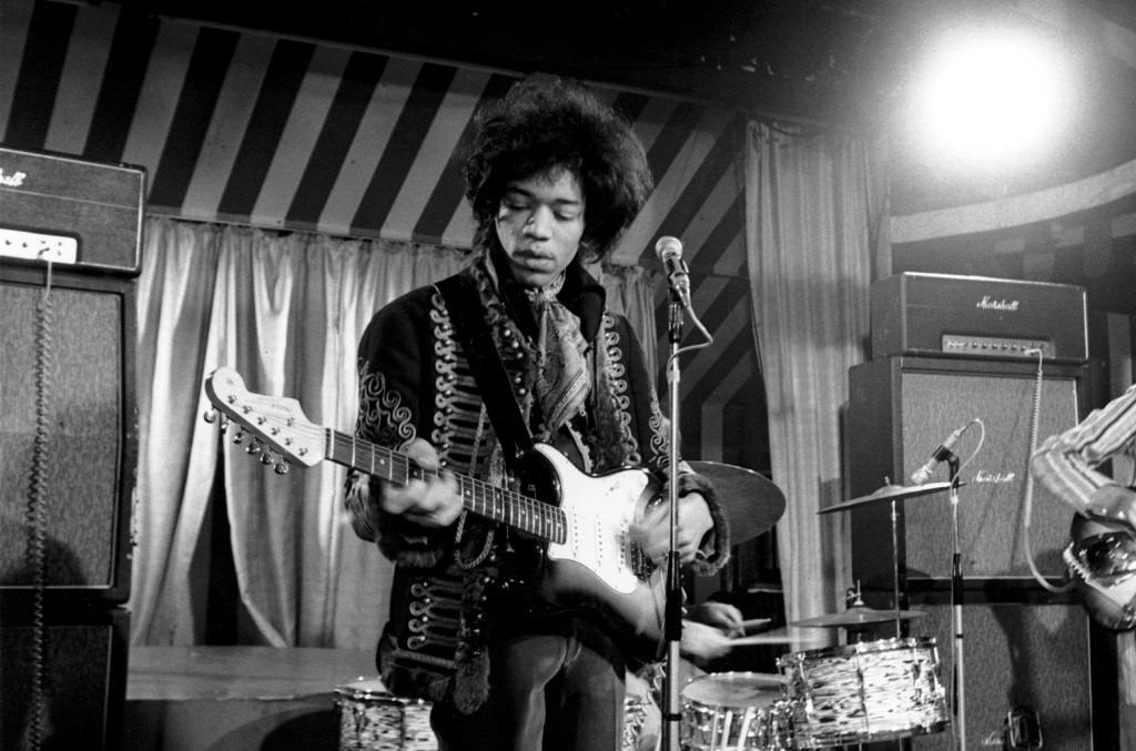 jimi-hendrix-lawsuit-headed-to-trial-after-uk-court-says-bandmates-can-sue-sony-over royalties