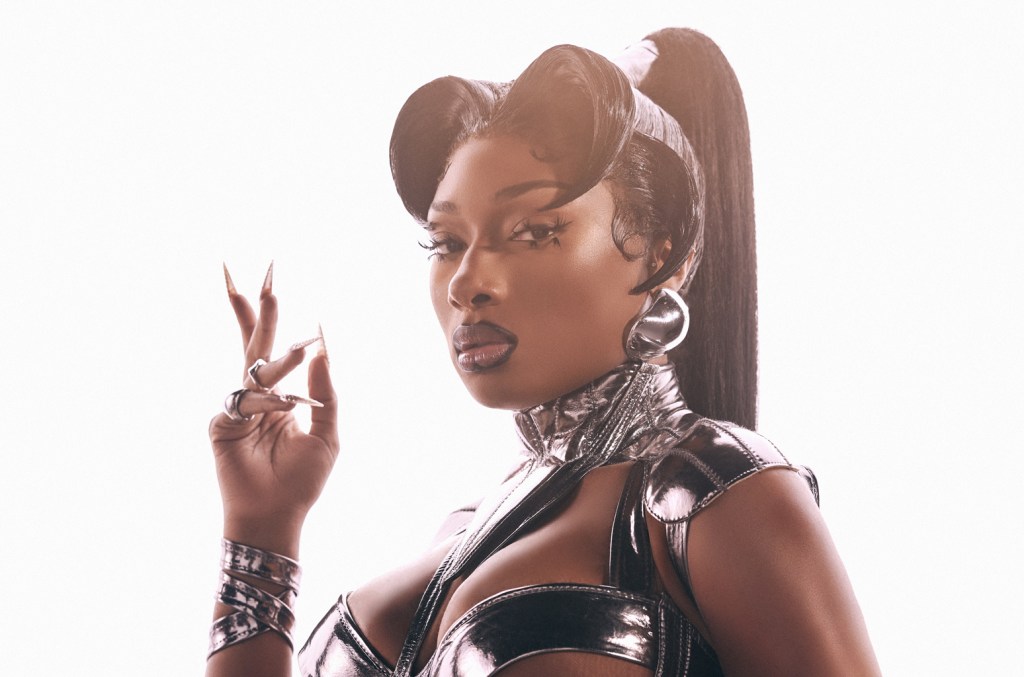 megan-thee-stallion-releases-2-new-versions-of-‘hiss’:-listen