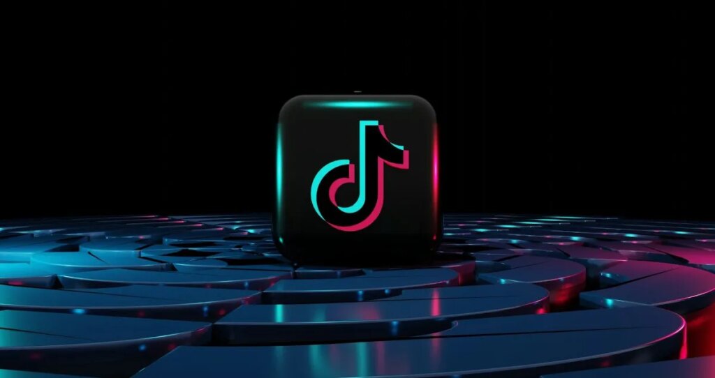 tiktok-fires-back-against-universal-music-amid-licensing-standoff-—-as-headlines-lament-taylor-swift-music’s-potential-exit-from-the-platform