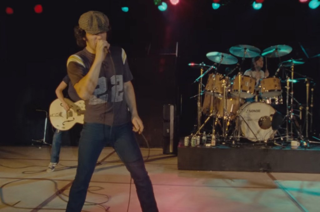 ac/dc’s-‘back-in-black’-music-video-reaches-1-billion-youtube views