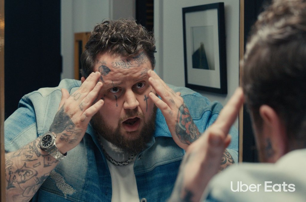 jelly-roll-totally-forgets-he-has-face-tattoos-in-uber-eats-super-bowl-ad:-‘what-happened-to-my face?!’