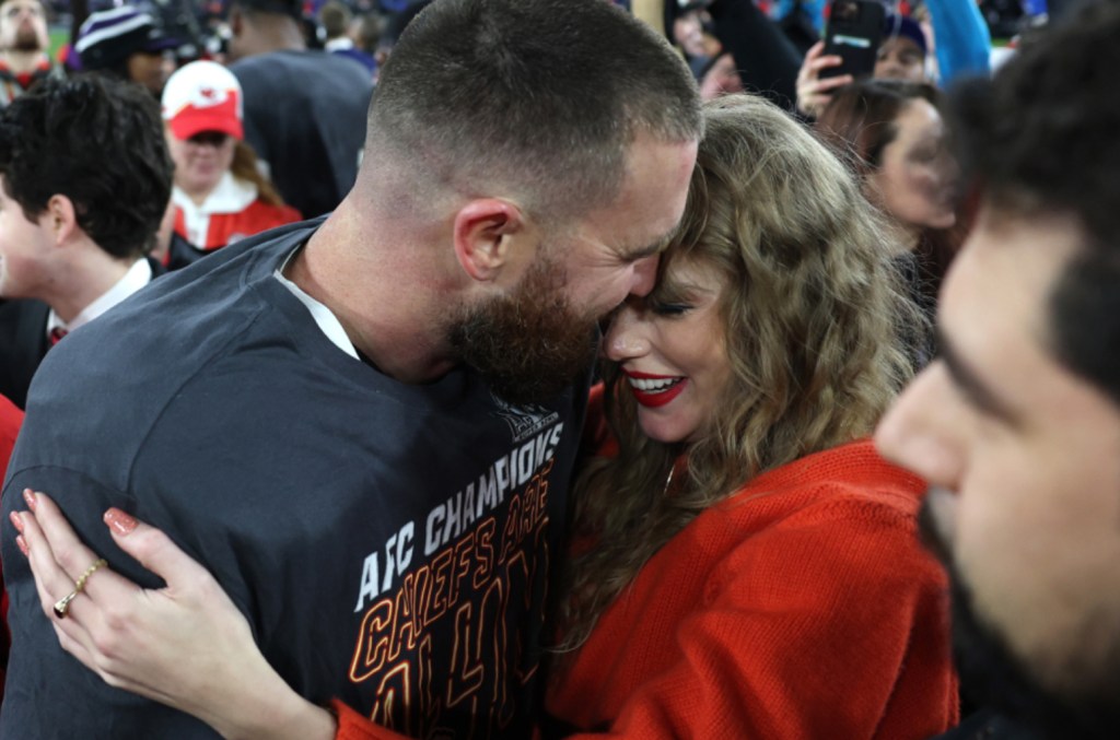 travis-kelce-reveals-when-he-actually-started-dating-taylor-swift-before-her-first-chiefs game