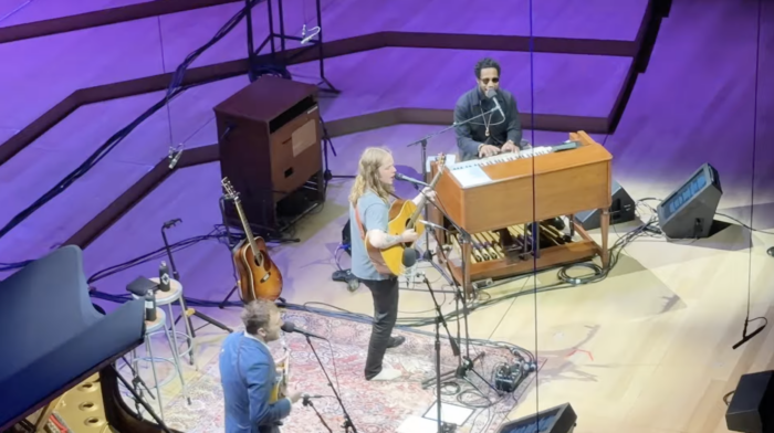 watch:-billy-strings-and-chris-thile-unite-for-first-collaborative-show,-cory-henry-sit-in