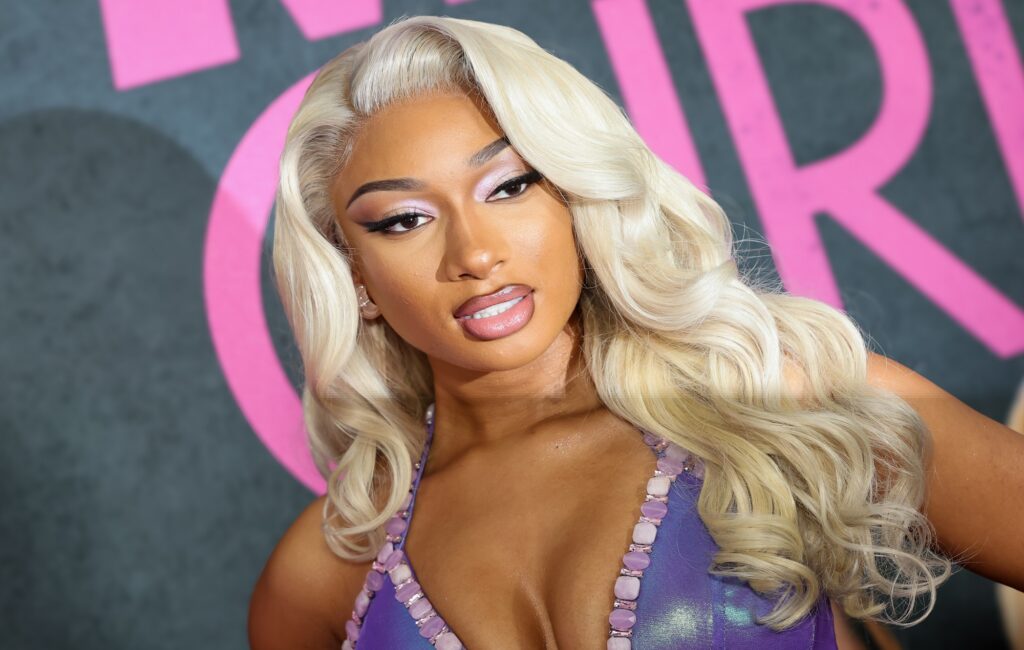 megan-the-stallion-confirms-record-deal-with-warner-music