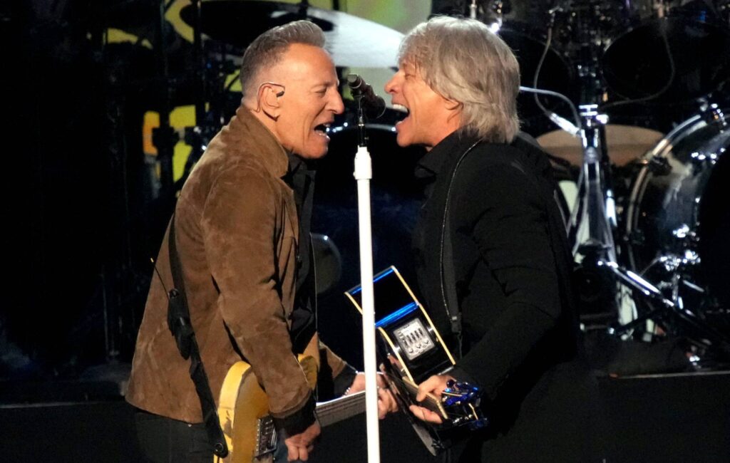 watch-bruce-springsteen-join-jon-bon-jovi-on-stage-in-los-angeles