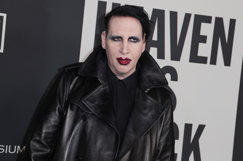 marilyn-manson-completes-community-service-sentence-for-blowing-nose-on videographer