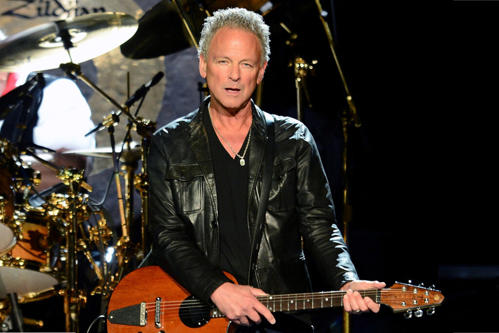 lindsey-buckingham-says-fleetwood-mac-disrespected-their-legacy