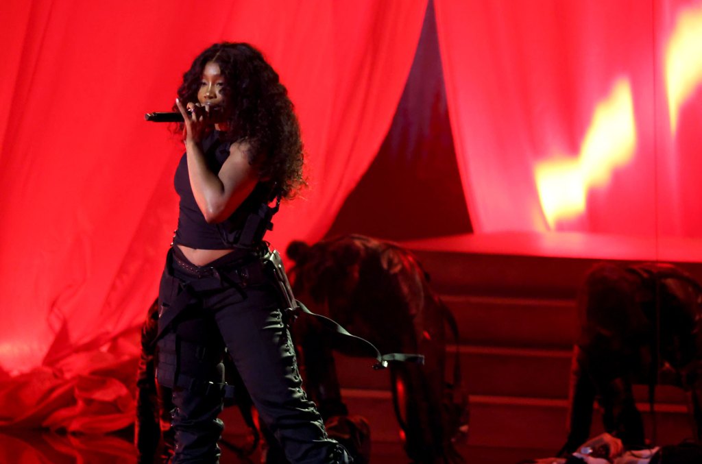 sza-debuts-new-track-‘saturn’-in-mastercard-ad-during-2024-grammys: watch