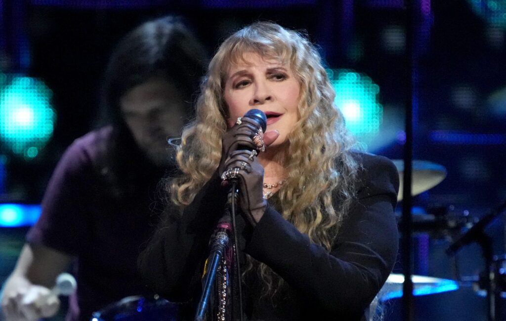 stevie-nicks-extends-north-american-tour