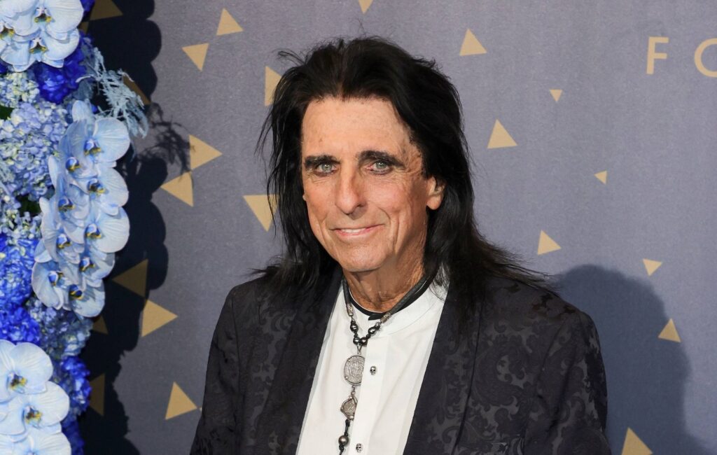 alice-cooper-launches-new-radio-show