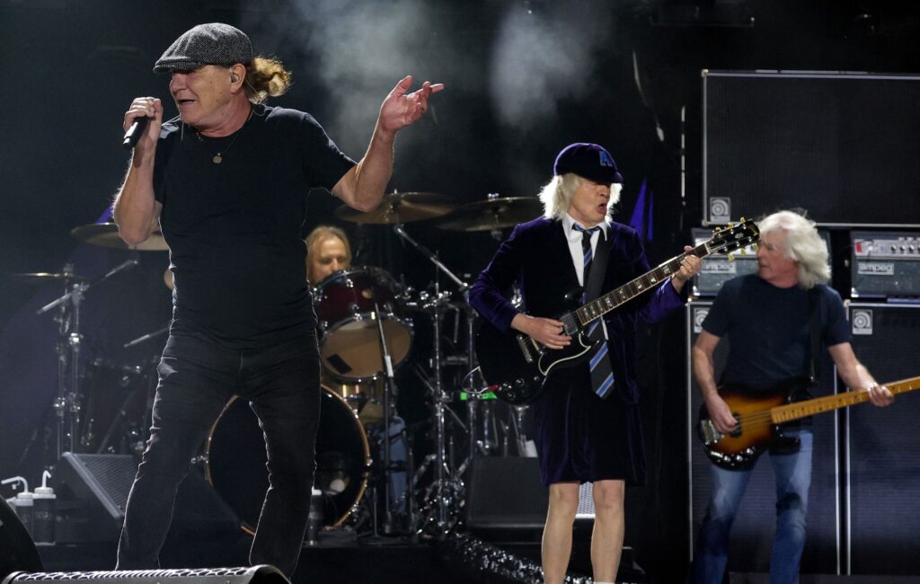 ac/dc-tease-their-return-to-touring:-“are-you-ready?”