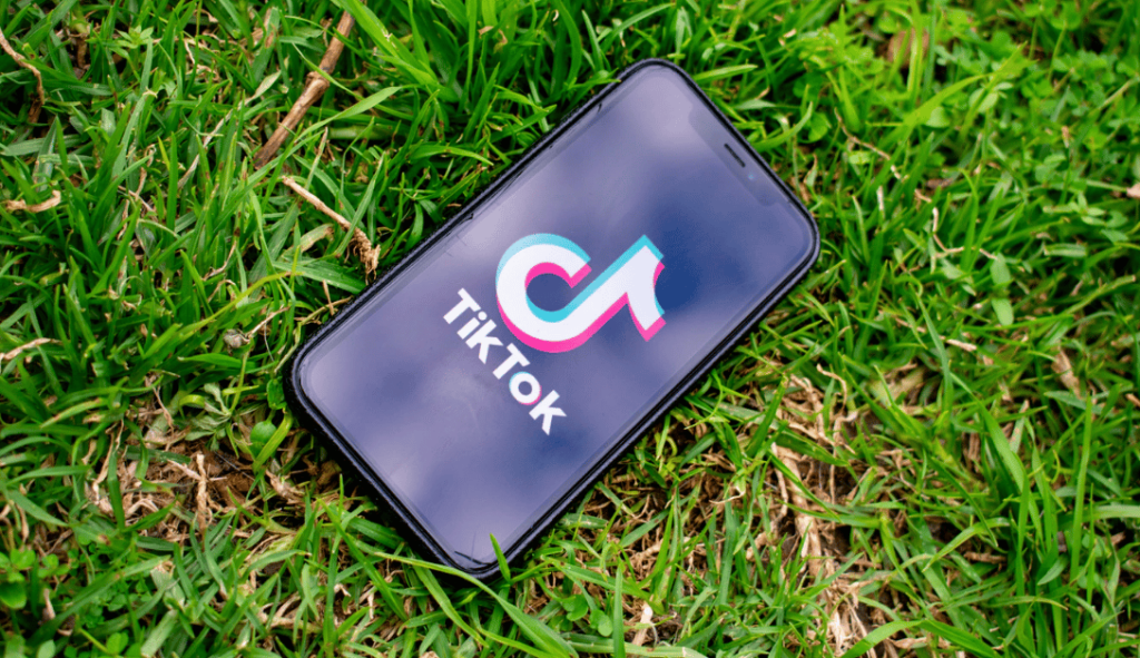 universal-has-already-scrubbed-one-third-of-its-most-popular-music-from-tiktok