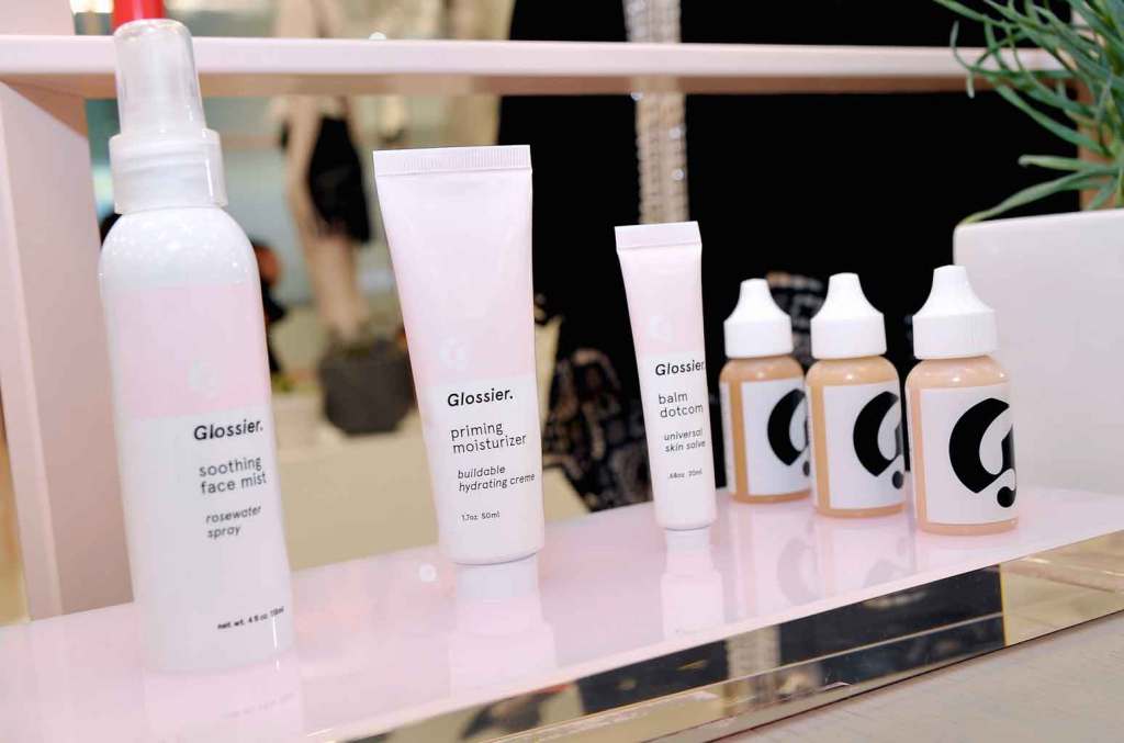 glossier’s-valentine’s-day-edit-includes-swoon-worthy-gifts-for-your-partner-or galentine