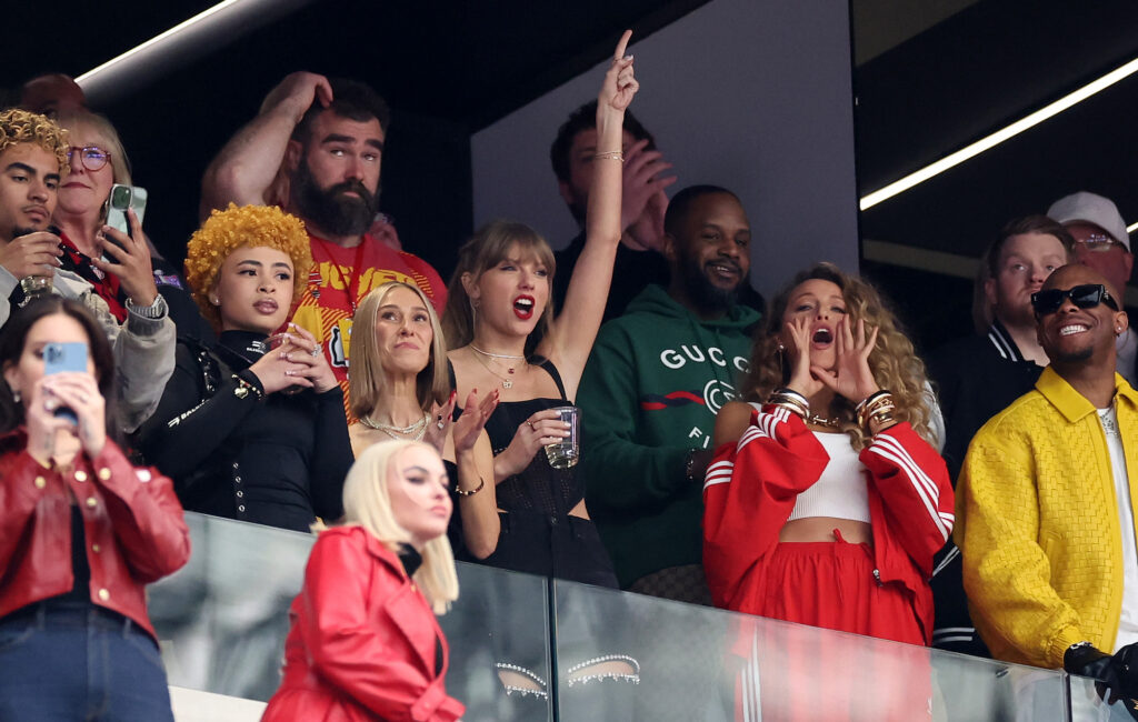 taylor-swift-celebrates-travis-kelce-win-at-super-bowl-2024