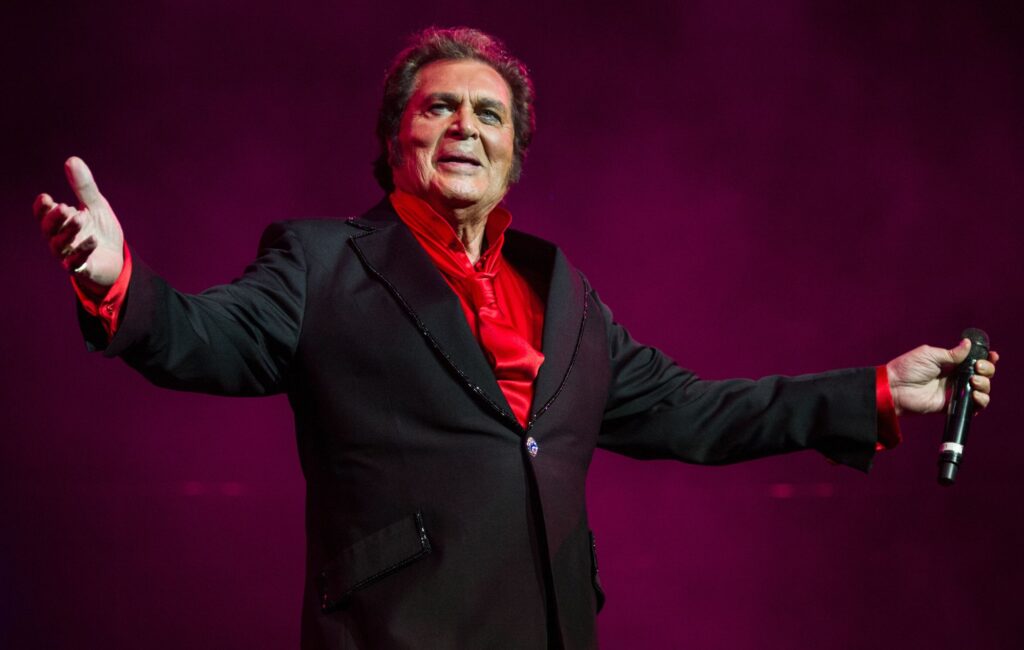 engelbert-humperdinck-eyes-becoming-glastonbury’s-oldest-ever-performer-at-87