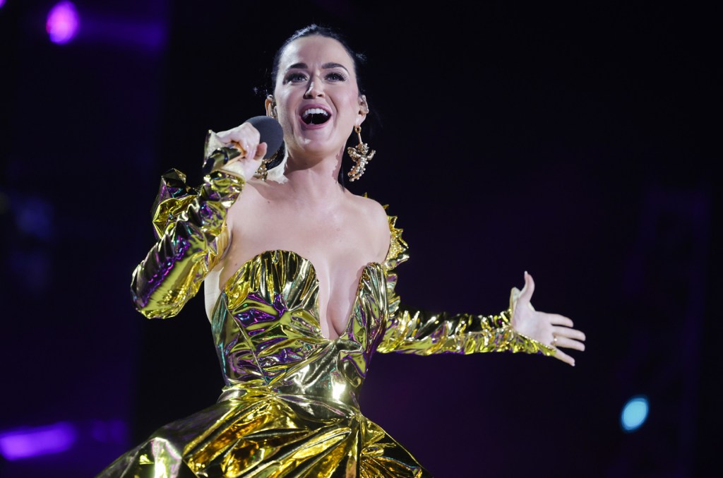 katy-perry-is-leaving-‘american-idol,’-hints-at-new music