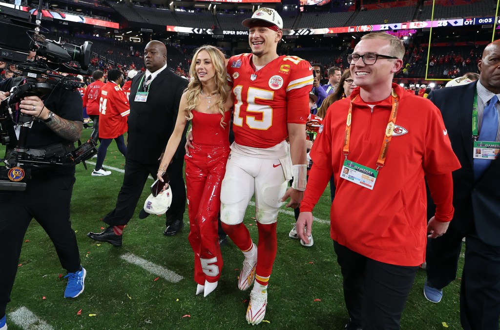 watch-brittany-mahomes-convince-post-malone-to-put-on-a-chiefs-jacket-at-a-super-bowl afterparty